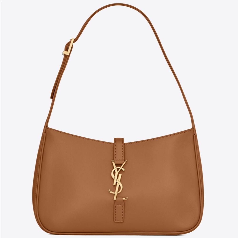 LE 5 À 7 HOBO BAG IN SMOOTH LEATHER